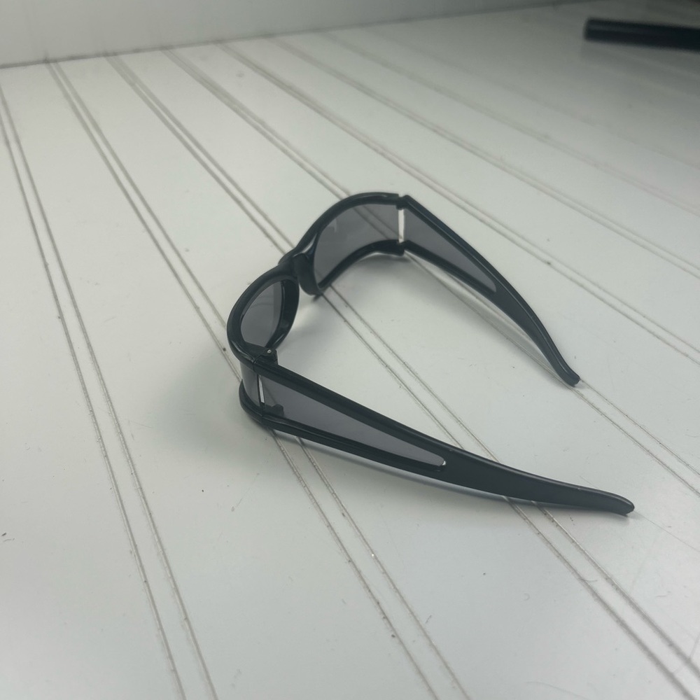 Black Rectangular Slim Frame Sunglasses Unisex Y2… - image 5